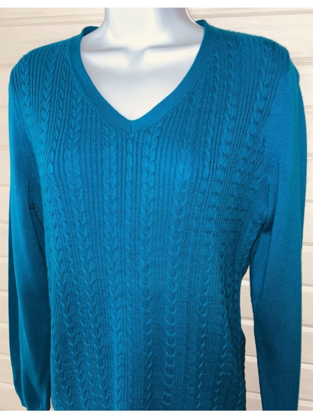 Talbots Sz MEDIUM Greenish Blue Cable Knit V-Neck Pullover Cotton Sweater EUC